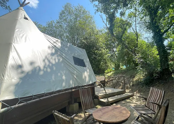 Au Bonheur Nomade Гостевой дом Livry (Calvados)