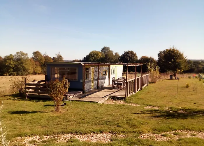 בית הארחה Au Bonheur Nomade Livry (Calvados)