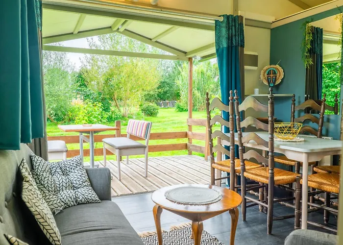 Au Bonheur Nomade * Livry (Calvados)