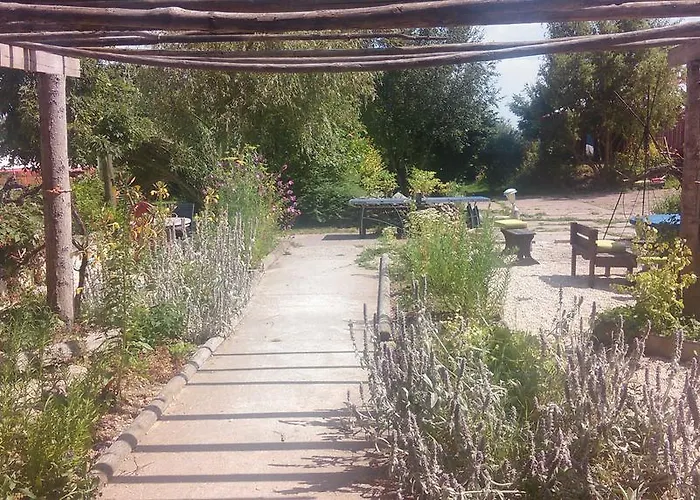 Au Bonheur Nomade * Livry (Calvados)